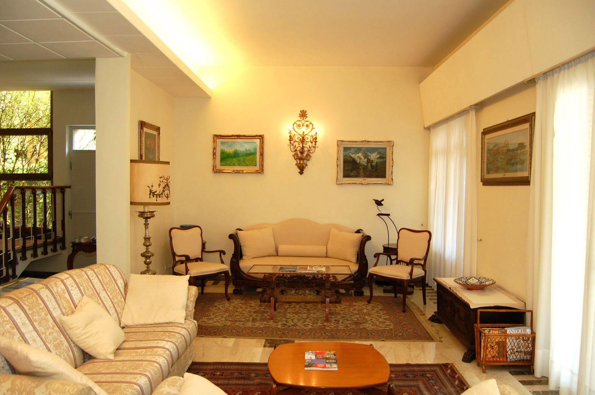 Broglia Hotel