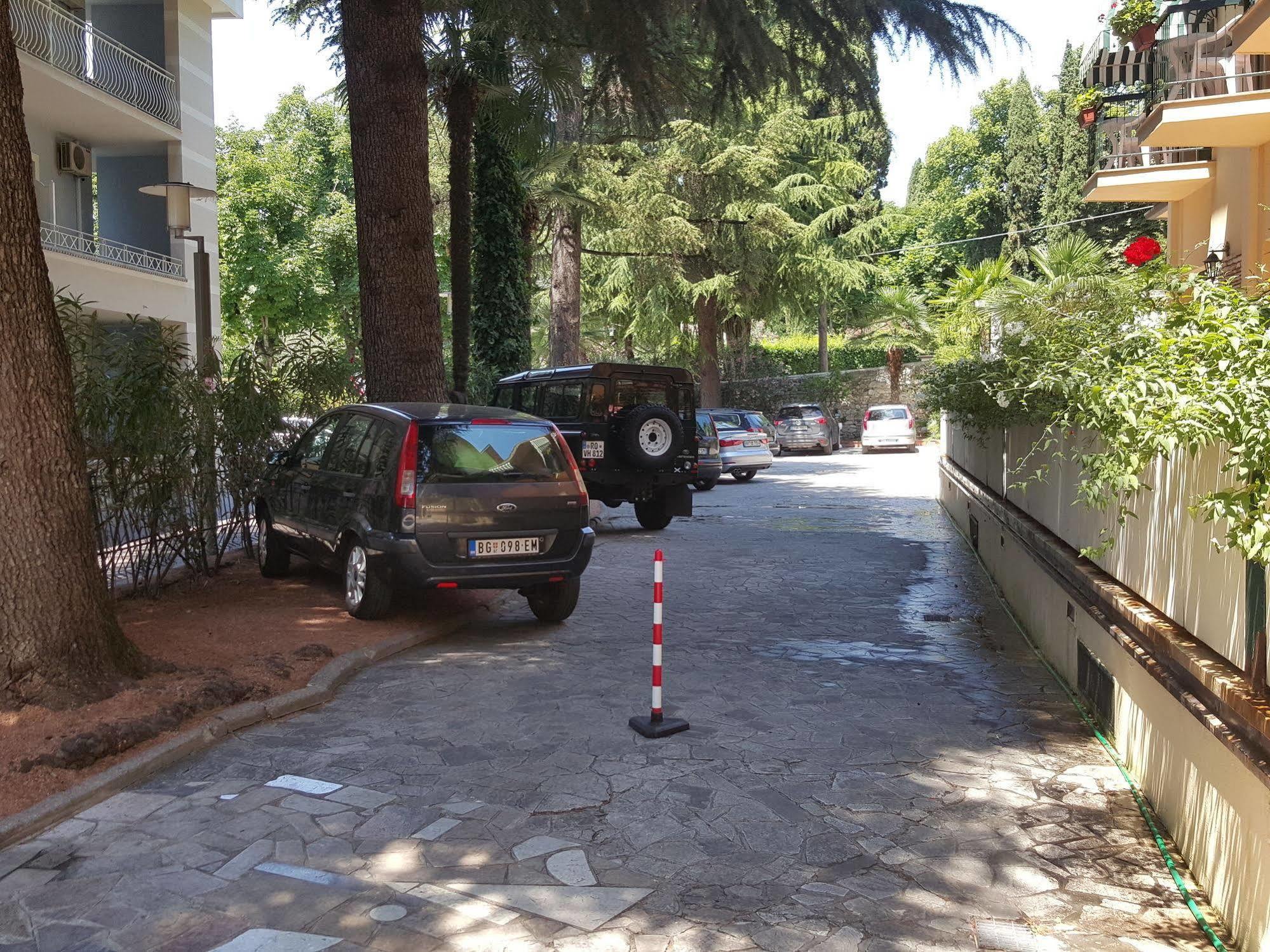 Broglia Hotel