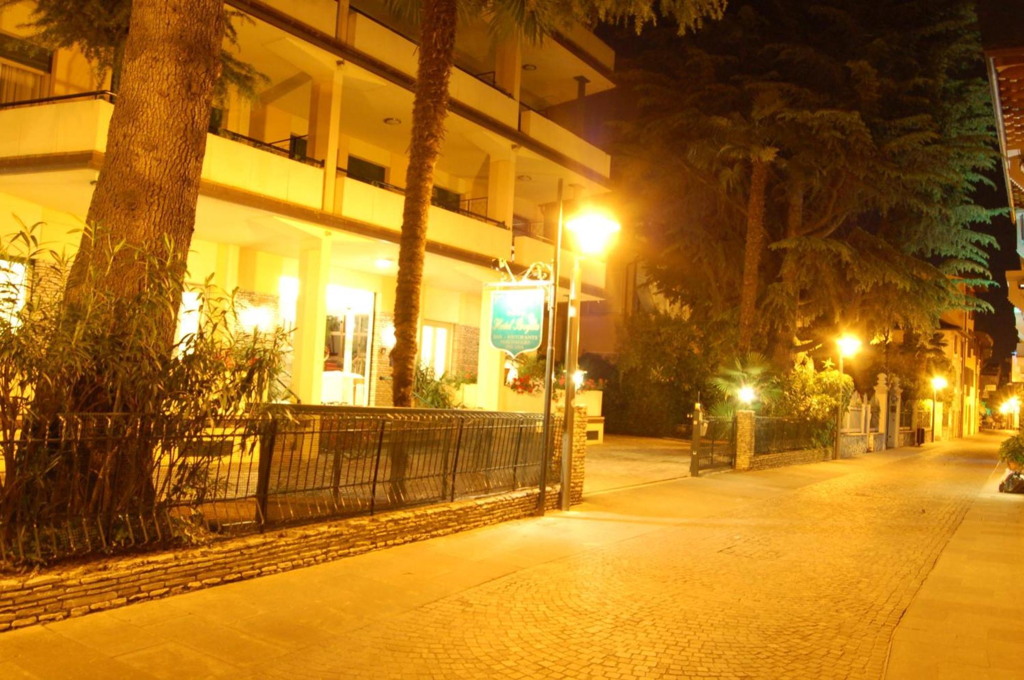 Hotel Broglia 4*